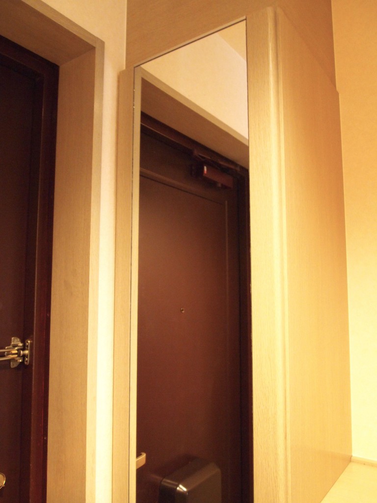 姿見付きクロークOLYMPUS DIGITAL CAMERA