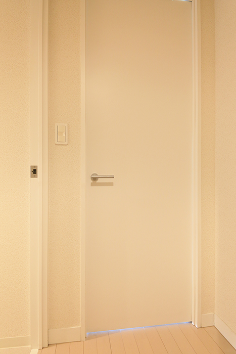 【ミュプレ矢場町】1103号室_ウォークインクローゼットから洋室へのドア_MG_0273