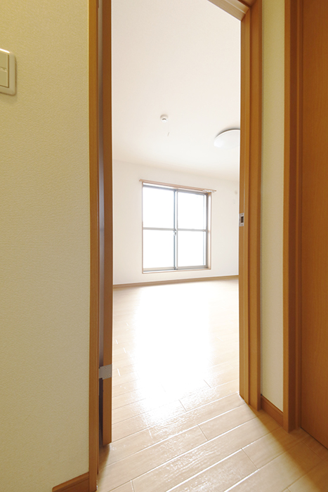 【センキ3】_3階_洋室1（7.42帖）へのドア_MG_0250