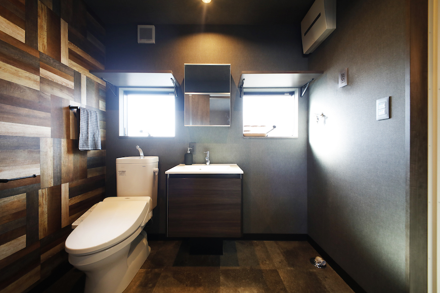 こちら、サニタリールームです。１階の１Ｒ＋ロフトタイプ同様、バス、トイレ、洗面化粧台、洗濯置き場が一体のスペースです。_MG_9668_rsz