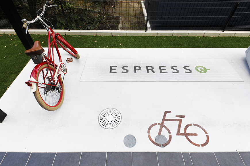 このように、【ESPRESSO】の文字と可愛らしい自転車のマークがペイントされています。_MG_9298s2