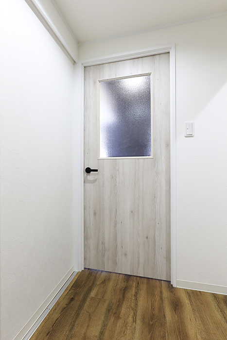 茶屋ヶ坂｜矢野マンション_602号室_廊下部からLDKへのドア_MG_8037